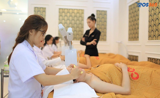 Thường xuyên khích lệ, động viên nhân viên spa