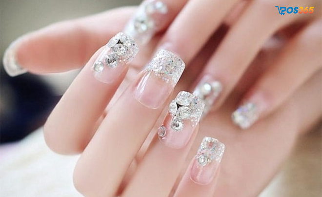 mẫu nail kẻ kim tuyến