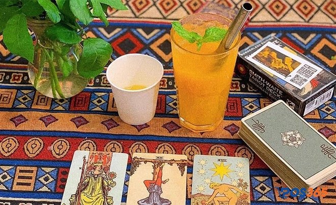 Quán cà phê Tarot cực đông khách Timeline Coffee