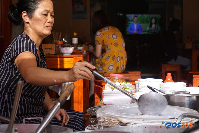 chi phí mở quán bánh cuốn nóng 